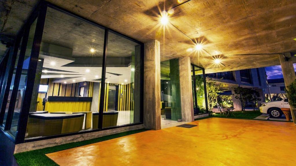 B2 Phuket Boutique & Budget Hotel Екстериор снимка
