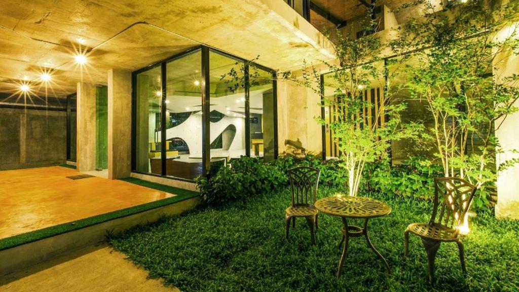 B2 Phuket Boutique & Budget Hotel Екстериор снимка