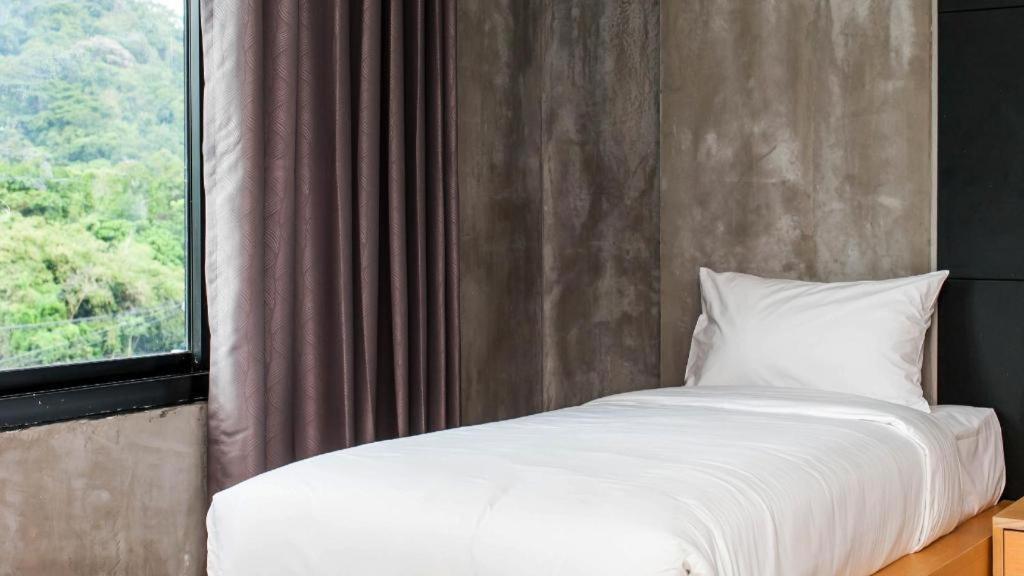 B2 Phuket Boutique & Budget Hotel Екстериор снимка